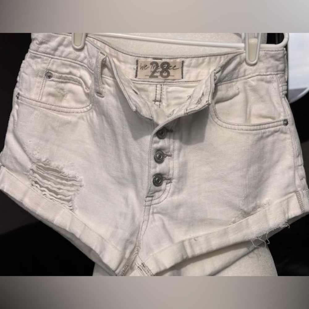 FREE PEOPLE ROMEO distressed shorts
WORN 1X bought another size for me.
Size 28 - Picture 7 of 9